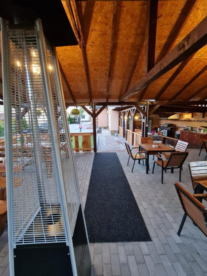 Pensiunea Brazi Turda Exterior foto